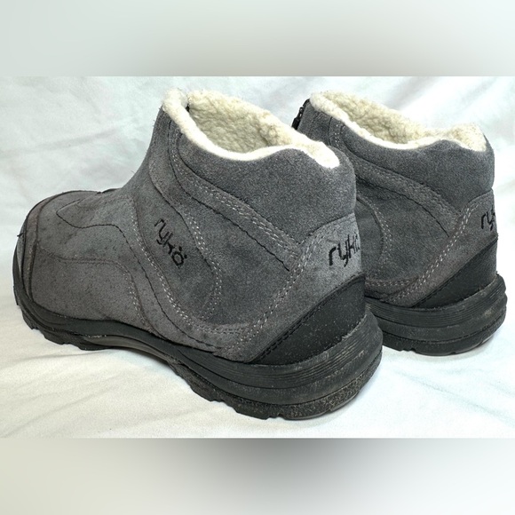 RYKA WOMENS Gray Suede, Fleece Lined, Front Zip, Low Ankle Boots Size 8W - Picture 4 of 7